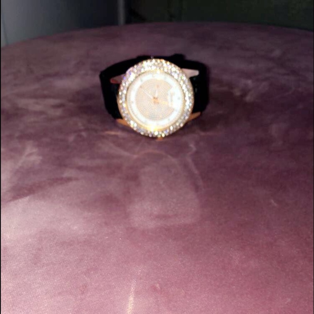 Watch - Picture 2 of 3